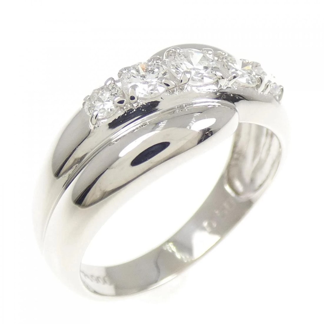 PT900 DIAMOND RING: PT900 Diamond Ring Brand: Unbranded Type: Ring Material: Platinum 900 Platinum, Main Stone/Creation Natural Color: Silver Size: 6.5 ( US size) Accessories: None Accessories Notice: When pu