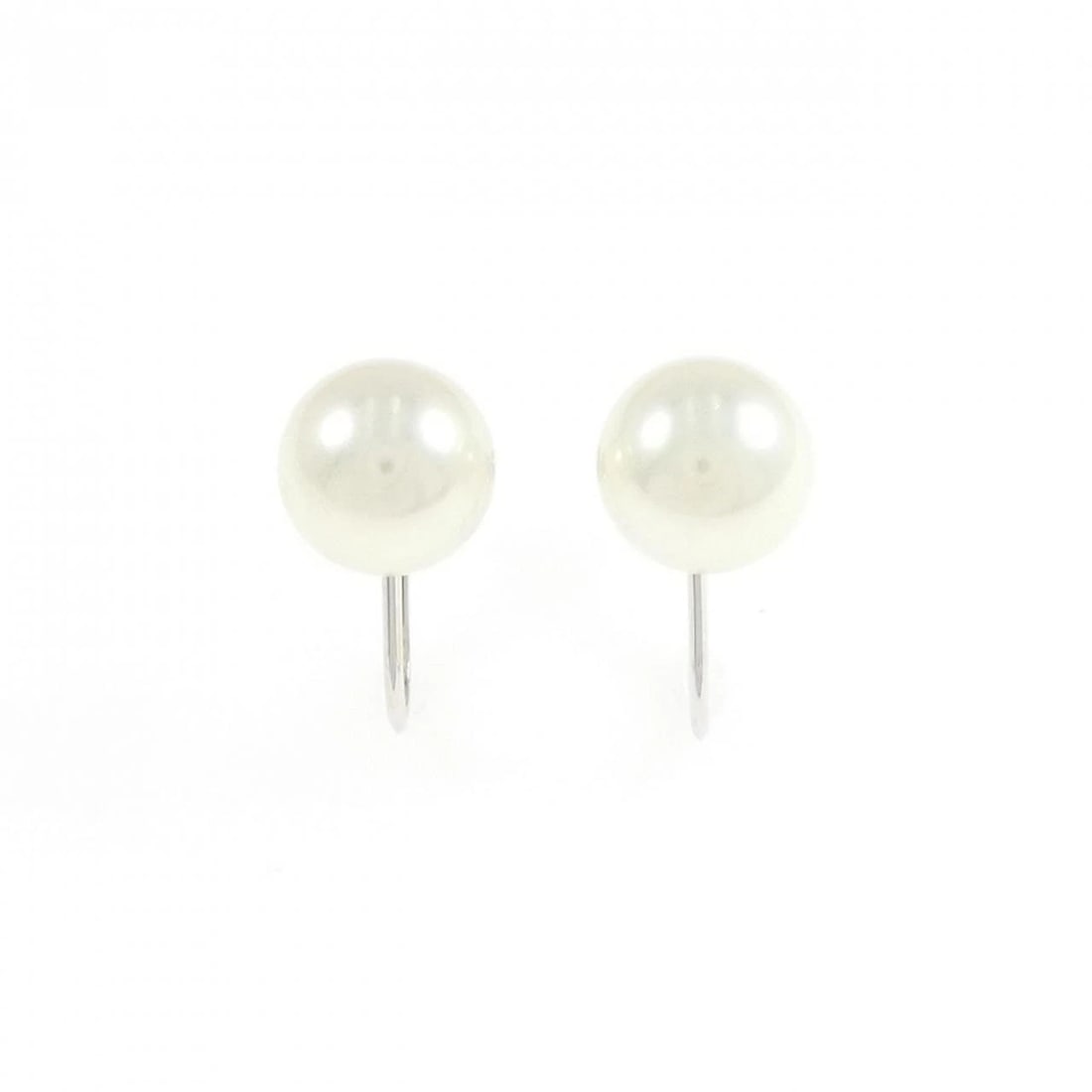 MIKIMOTO AKOYA PEARL EARRINGS 7.8MM: MIKIMOTO Akoya Pearl Earrings 7.8mm Brand: MIKIMOTO Type: Earrings Material: K18 White Gold, Main Stone/Creation Akoya Pearl Color: White Gold Size: ActualSize Diameter: 7.8mm Accessories: