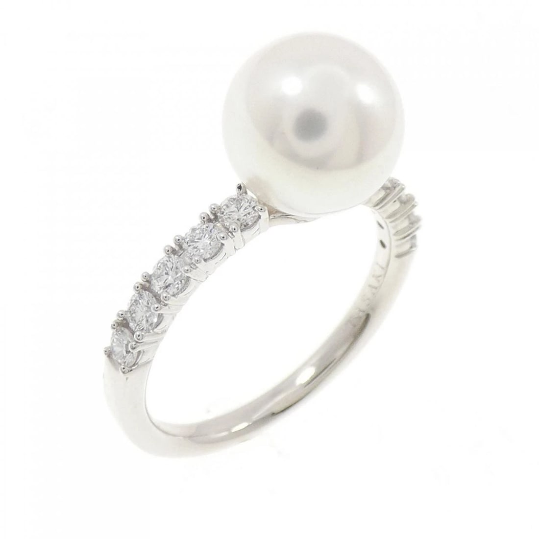 TASAKI AKOYA PEARL RING: TASAKI Akoya Pearl Ring Brand: TASAKI Type: Ring Material: 750 White Gold, Main Stone/Creation Main Stone Akoya PearlSide Stone Diamond Color: White Size: 5 (US size) Accessories: None Acc