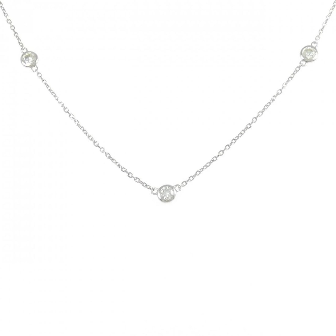 PT900 PT850 DIAMOND NECKLACE: PT900 PT850 Diamond Necklace Brand: Unbranded Type: Necklace Material: Platinum 900 Platinum Platinum 850, Main Stone/Creation Natural Color: White Gold Size: 43cmActualSize Motif Max. W: