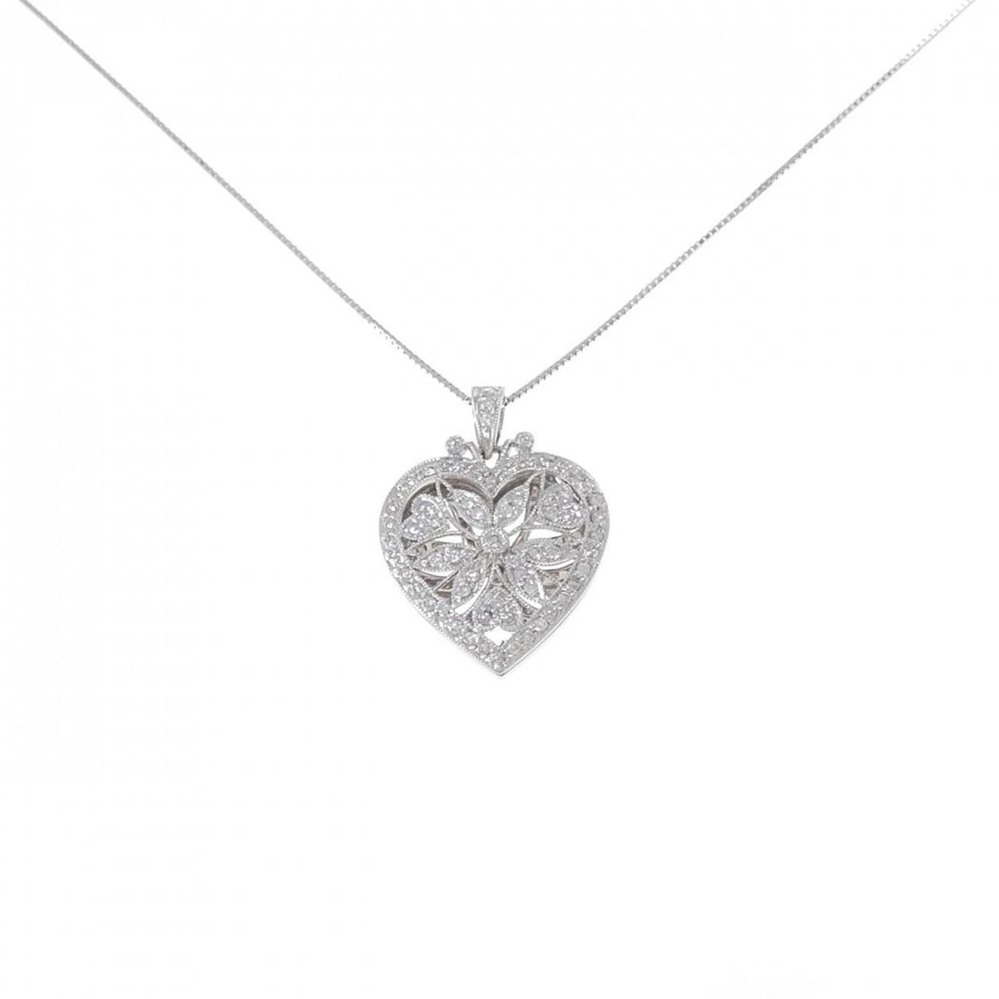 750WG K18WG DIAMOND NECKLACE: 750WG K18WG Diamond Necklace Brand: Unbranded Type: Necklace Material: 750 White Gold K18 White Gold, Main Stone/Creation Natural Color: WG Size: ActualSize Pendant top H x W: 25.5mmx19.4mm
