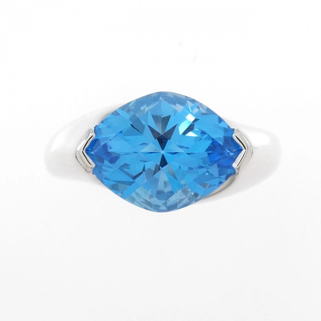 TASAKI BLUE TOPAZ RING - 2