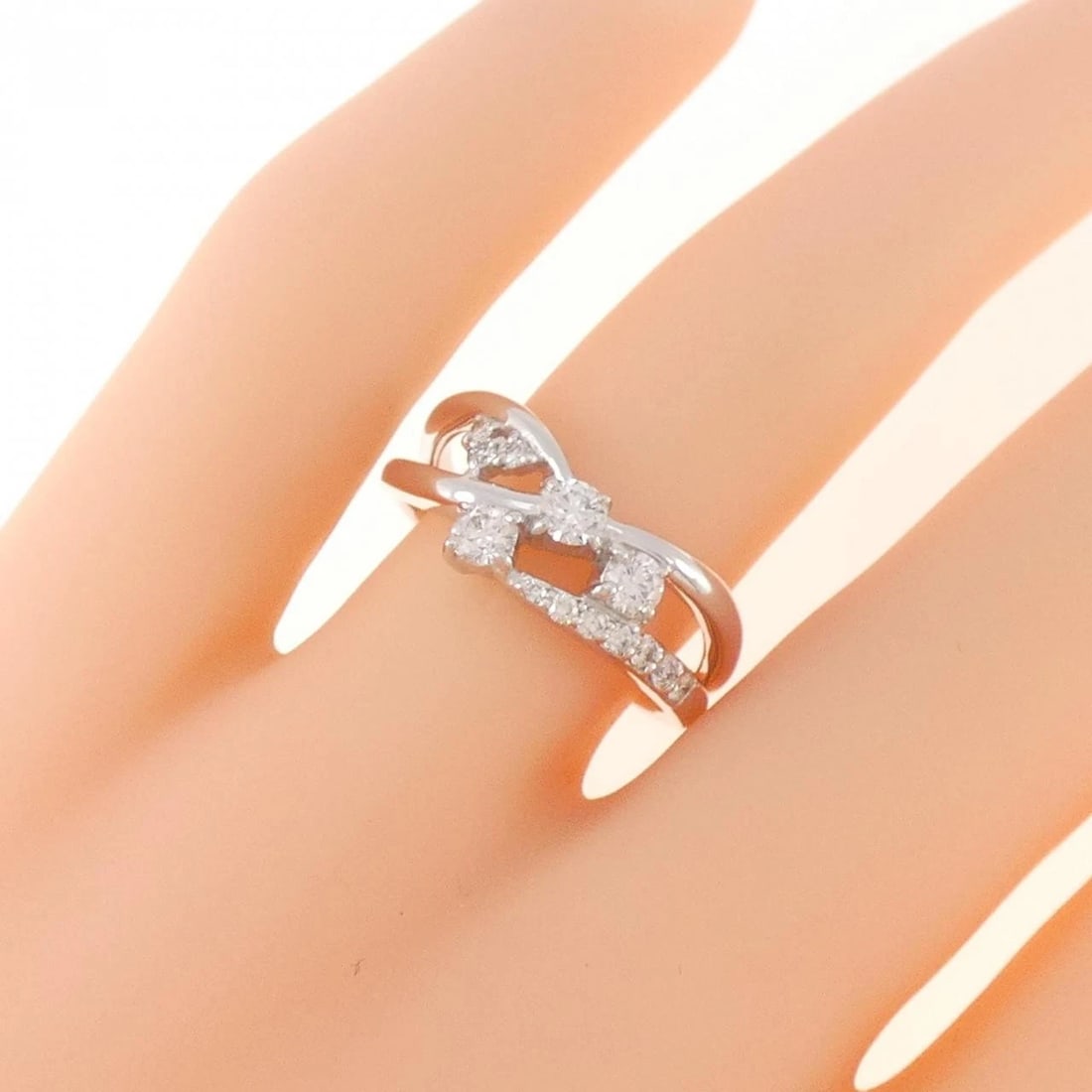 K18WG DIAMOND RING - 4