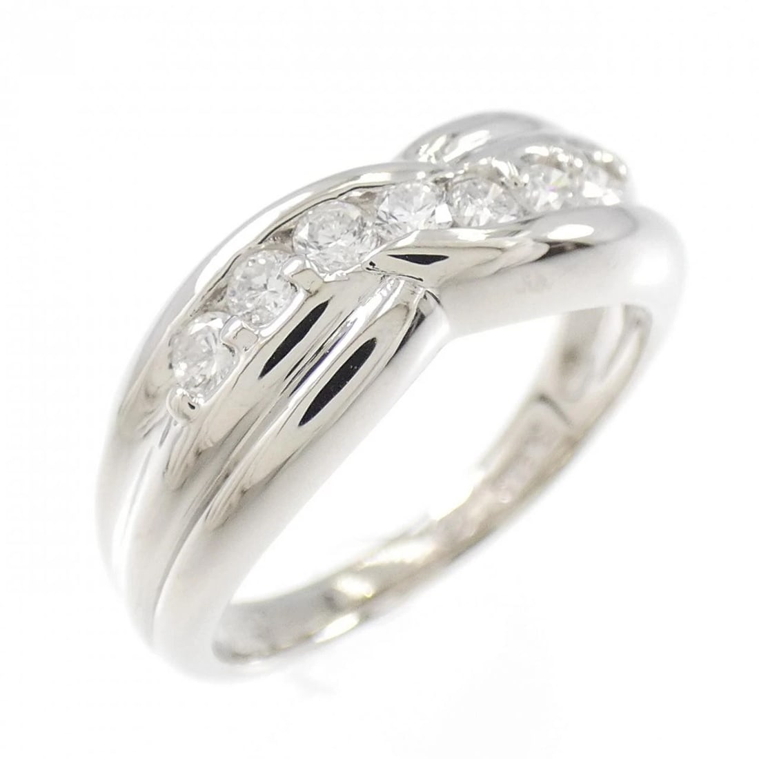 PT900 DIAMOND RING: PT900 Diamond Ring Brand: Unbranded Type: Ring Material: Platinum 900 Platinum, Main Stone/Creation Natural Color: Silver Size: 5.5 ( US size) Accessories: None Accessories Notice: When pu