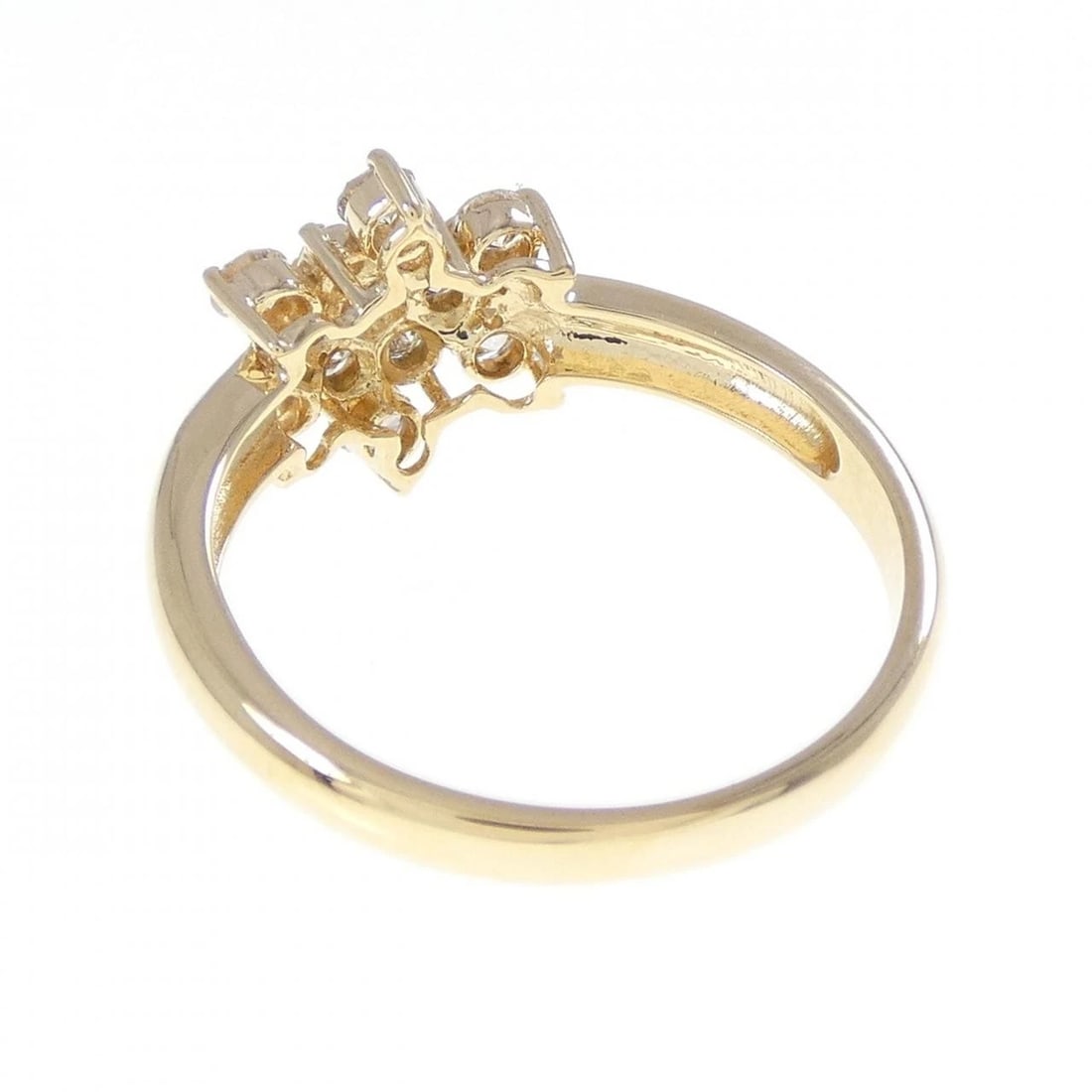K18YG SNOW FLAKE DIAMOND RING: K18YG Snow Flake Diamond Ring Brand: Unbranded Type: Ring Material: K18 Yellow Gold, Main Stone/Creation Natural Color: Yellow Gold Size: 6.5 ( US size) Accessories: None Accessories Notice: