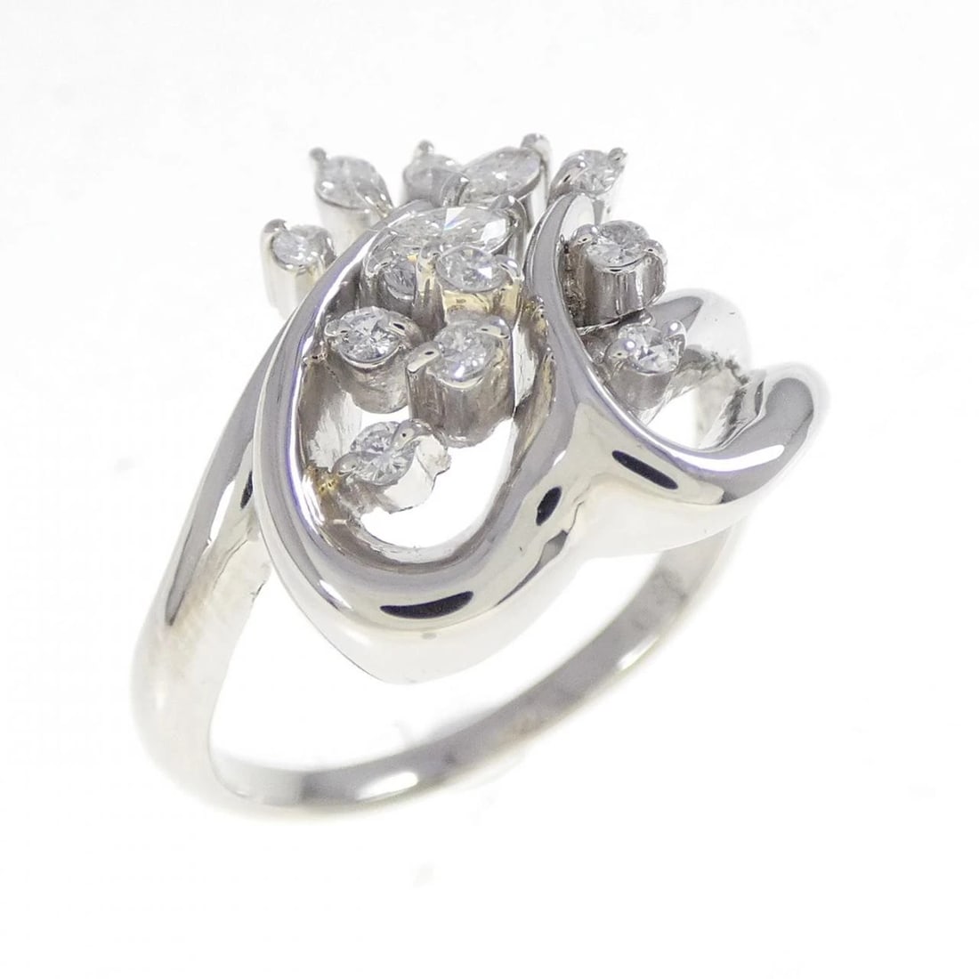 PT900 DIAMOND RING: PT900 Diamond Ring Brand: Unbranded Type: Ring Material: Platinum 900 Platinum, Main Stone/Creation Natural Color: None Size: 7.5-8 US Accessories: None Accessories Notice: When purchasing