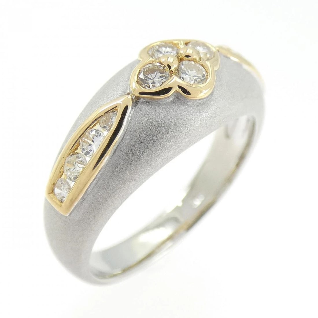 PT900 K18YG DIAMOND RING: PT900 K18YG Diamond Ring Brand: Unbranded Type: Ring Material: Platinum 900 Platinum K18 Yellow Gold, Main Stone/Creation Natural Color: Silver Size: 6.5-7 ( US size) Accessories: None