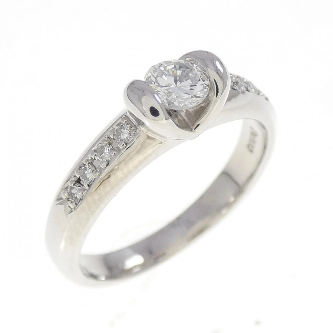 PT900 DIAMOND RING: PT900 Diamond Ring Brand: Unbranded Type: Ring Material: Platinum 900 Platinum, Main Stone/Creation natural Color: White Gold Size: 5.5 US Accessories: None Accessories Notice: When