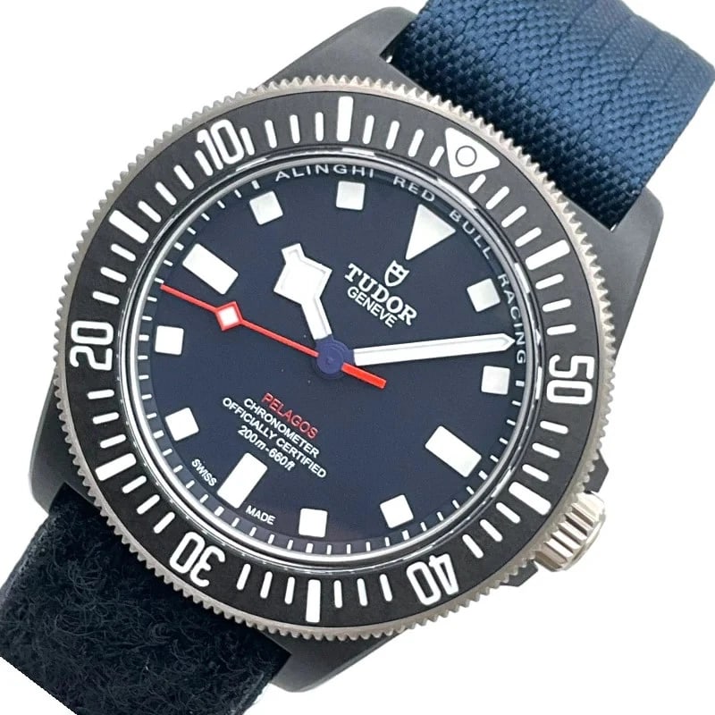 TUDOR PELAGOS BLUE CARBON WATCH: Tudor Pelagos Blue Carbon Watch Brand: TUDOR Type: Wrist watch Material: carbon Color: Dial Color Blue Size: [ Case size ] 42mm [ Arm circumference size ] 19.5cm Accessories: None Accessories