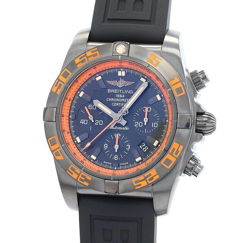 BREITLING CHRONOMAT WATCH: Breitling Chronomat Watch Brand: BREITLING Type: Wrist watch Material: Case Material Stainless Steel (Dlc) Band Material Rubber/SS (DLC) buckle Color: Dial Color Black Size: [ Case size ] 44mm
