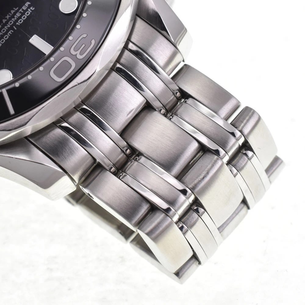 OMEGA SEAMASTER JAMES BOND WATCH - 6