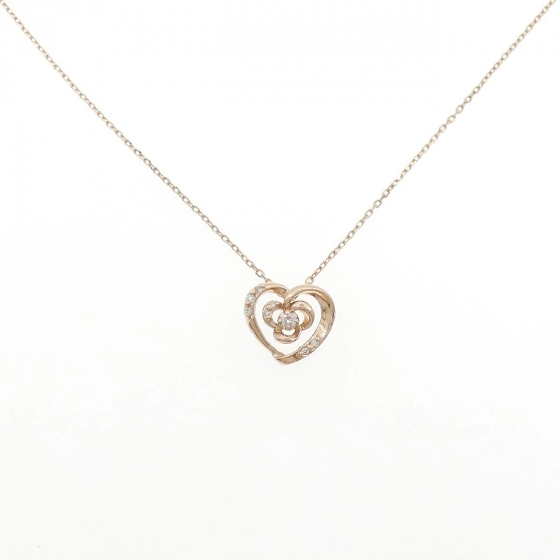 VENDOME HEART DIAMOND NECKLACE: VENDOME Heart Diamond Necklace Brand: VENDOME Type: Necklace Material: K18 Pink Gold, Main Stone/Creation Natural Color: Pink Gold Size: ActualSize Pendant top H x W: 10.3mmx11.4mm Chain Max.