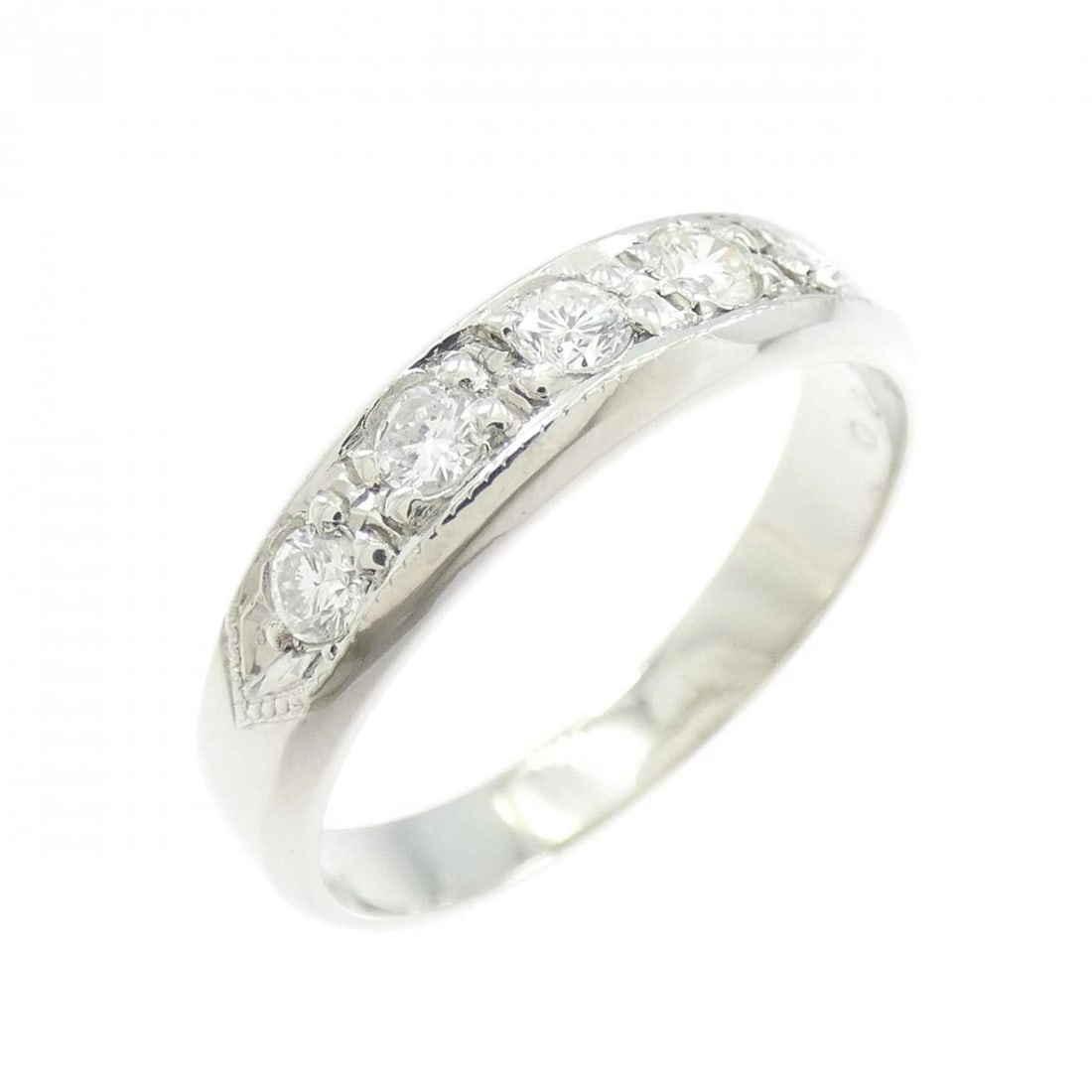 PT900 DIAMOND RING: PT900 Diamond Ring Brand: Unbranded Type: Ring Material: Platinum 900 Platinum, Main Stone/Creation natural Color: White Gold Size: 6 US Accessories: None Accessories Notice: When purchasi