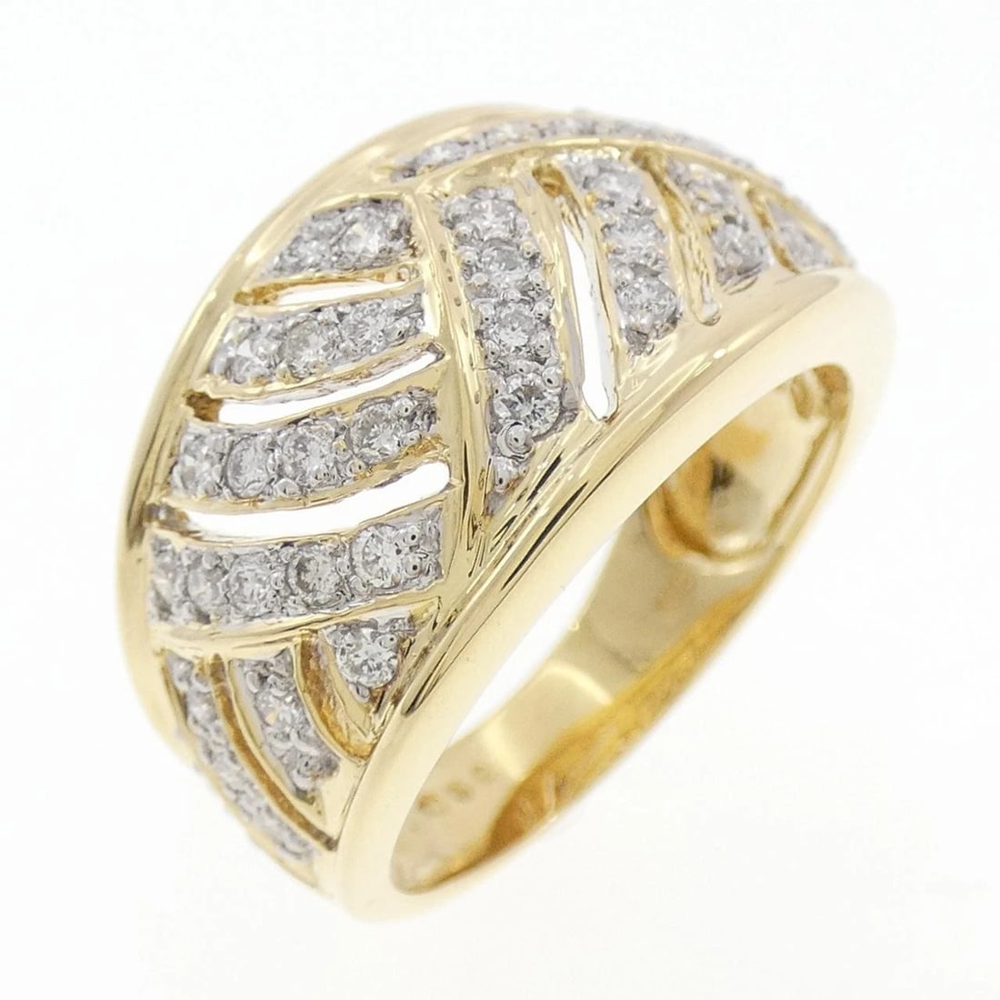 K18YG K18WG DIAMOND RING: K18YG K18WG Diamond Ring Brand: Unbranded Type: Ring Material: K18 Yellow Gold K18 White Gold, Main Stone/Creation Natural Color: YG Size: 6.5-7 US Accessories: None Accessories Notice: When
