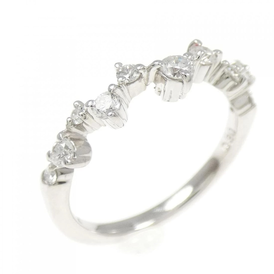 K18WG DIAMOND RING: K18WG Diamond Ring Brand: Unbranded Type: Ring Material: K18 White Gold, Main Stone/Creation natural Color: White Gold Size: 5-5.5 US Accessories: None Accessories Notice: When purchasing