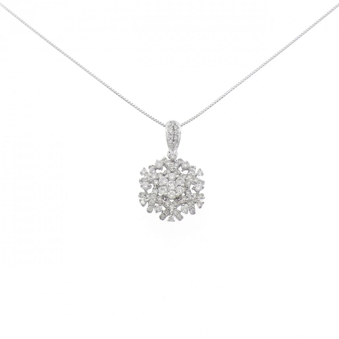 K18WG SNOW FLAKE DIAMOND NECKLACE: K18WG Snow Flake Diamond Necklace Brand: Unbranded Type: Necklace Material: K18 White Gold, Main Stone/Creation Natural Color: White Gold Size: 45cm ActualSizePendant top H x W: 20.8mmx12.7mm