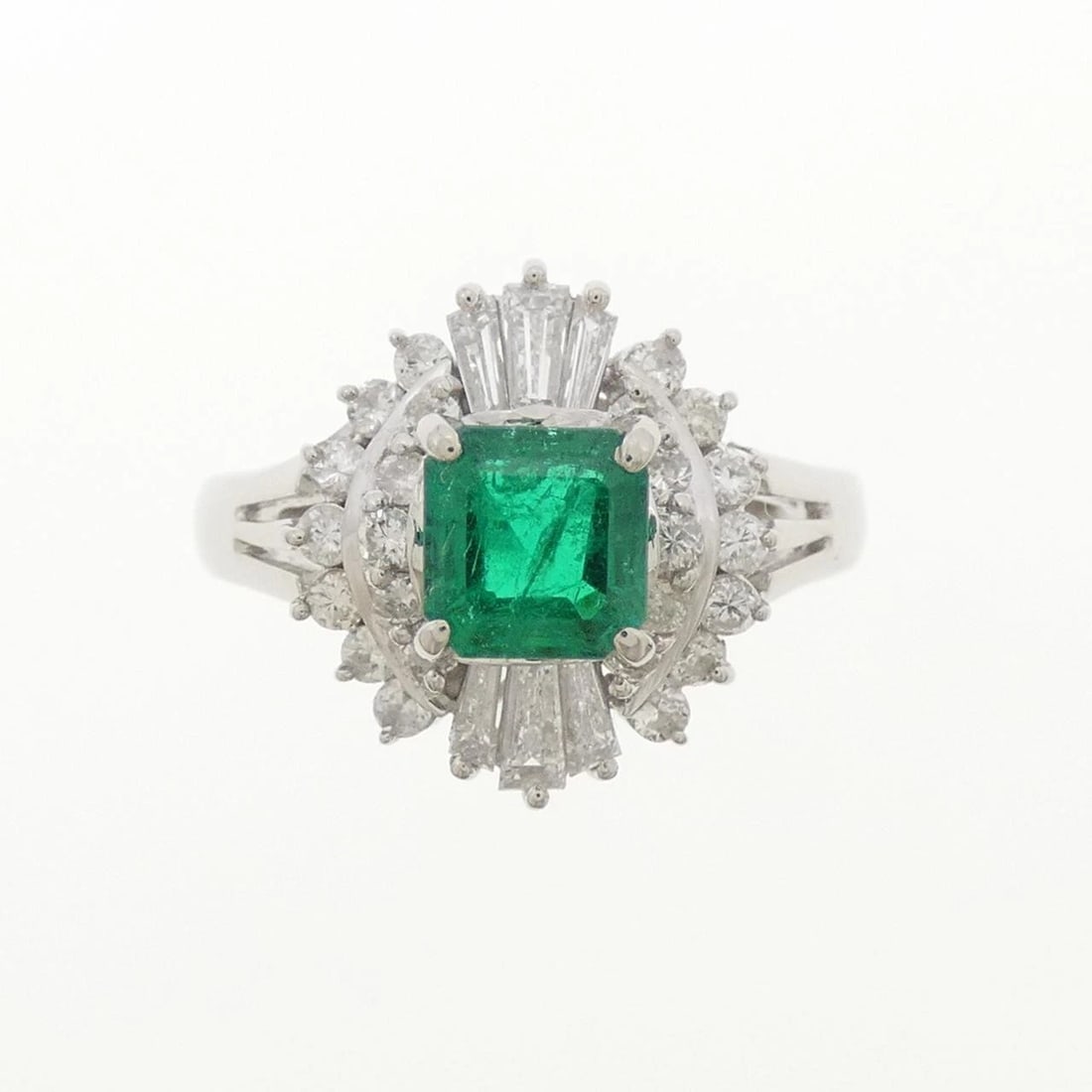 PT900 EMERALD RING - 2