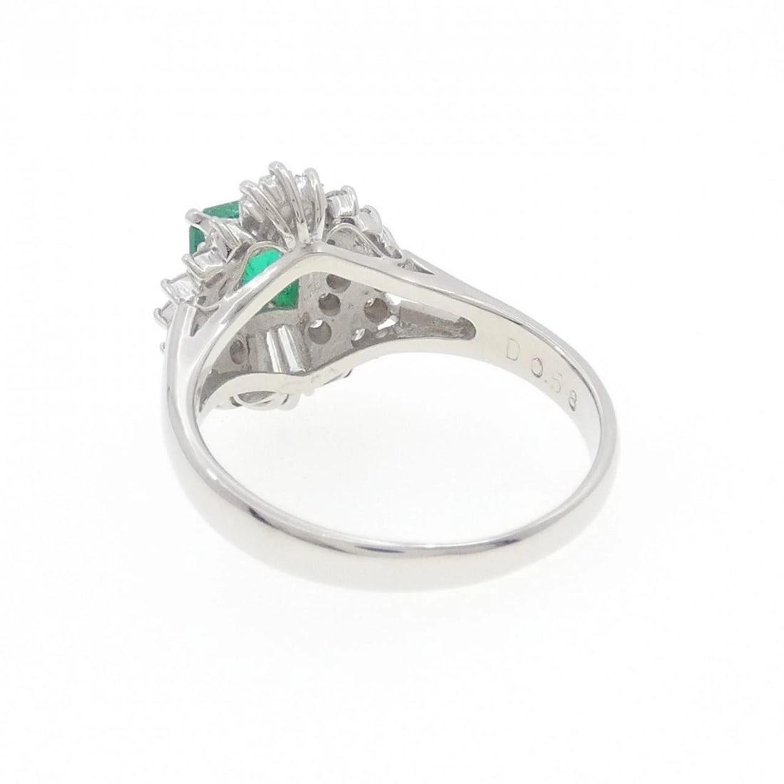 PT900 EMERALD RING - 3