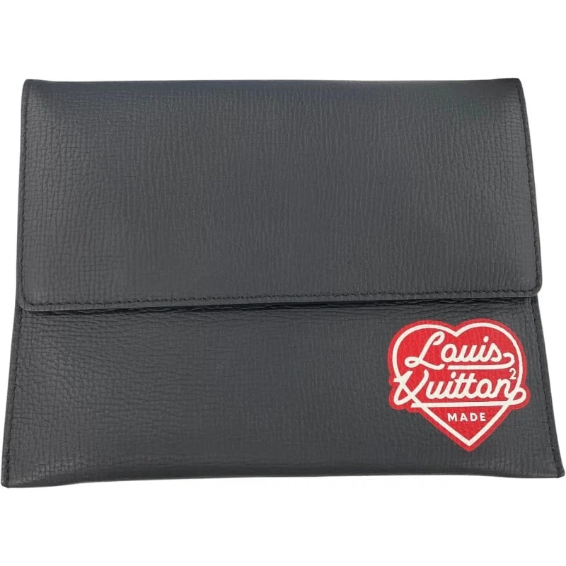 LOUIS VUITTON TRIO POUCH MONOGRAM DENIM TAURILLON LEATHER HANDBAG: LOUIS VUITTON Trio Pouch Monogram Denim Taurillon Leather Handbag Brand: LOUIS VUITTON Type: Handbag Material: Taurillon Leather Color: Monogram Denim Size: W: 22cm / H: 18cm / D: 1cm /