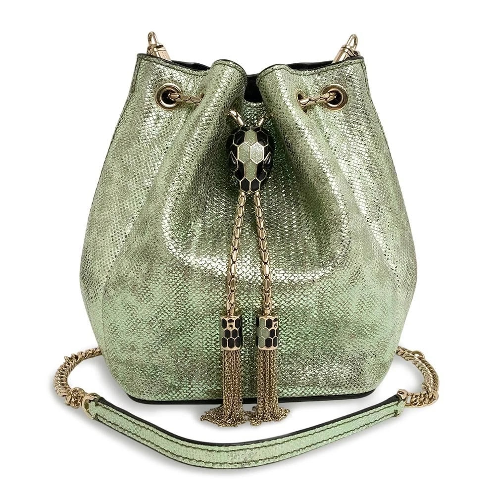 BVLGARI SERPENTI FOREVER BUCKET CALF LEATHER GREEN HANDBAG: BVLGARI Serpenti Forever Bucket Calf Leather Green Handbag Brand: BVLGARI Type: Handbag Material: Karung Leather Color: Green Size: W:12cm x H:16cm x D:8cm Shoulder strap: 114cm