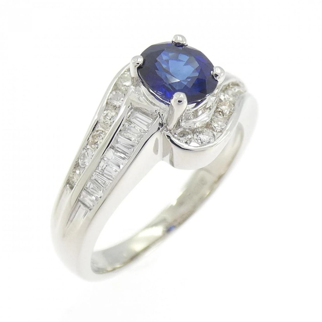 PT900 SAPPHIRE RING: PT900 Sapphire Ring Brand: Unbranded Type: Ring Material: Platinum 900 Platinum, Main Stone/Creation Sapphire Color: Silver Size: 5 ( US size) Accessories: None Accessories Notice: When pu