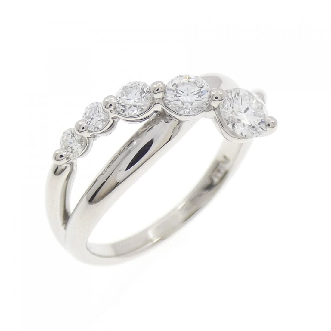 PT900 DIAMOND RING: PT900 Diamond Ring Brand: Unbranded Type: Ring Material: Platinum 900 Platinum, Main Stone/Creation natural Color: White Gold Size: 6-6.5 US Accessories: None Accessories Notice: When purc
