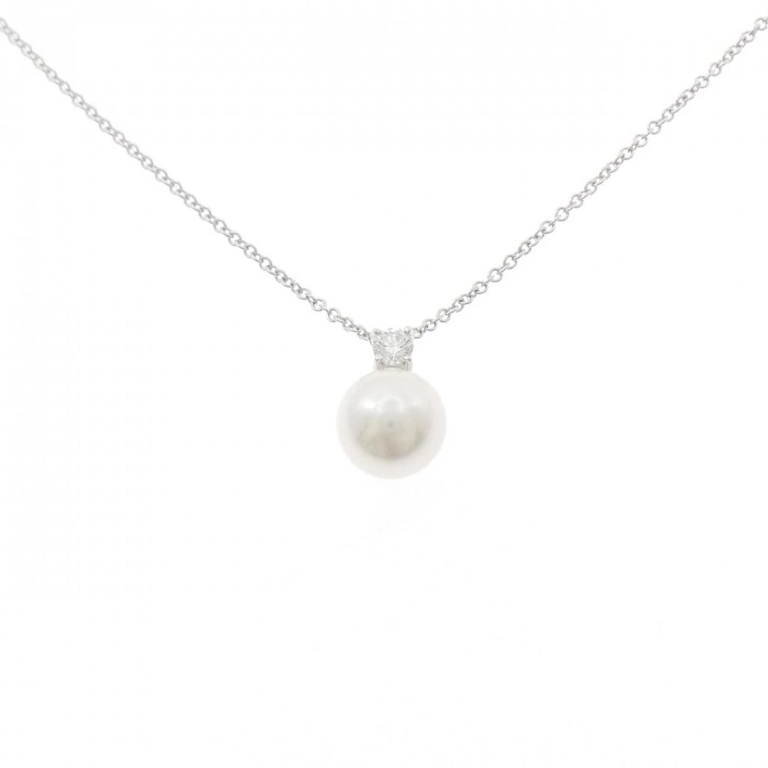 TIFFANY SIGNATURE PEARL NECKLACE: Tiffany Signature Pearl Necklace Brand: Tiffany Type: Necklace Material: 750 White Gold, Main Stone/Creation Main Stone Akoya PearlSide Stone Diamond Color: White Size: 41cmActualSize Pendant