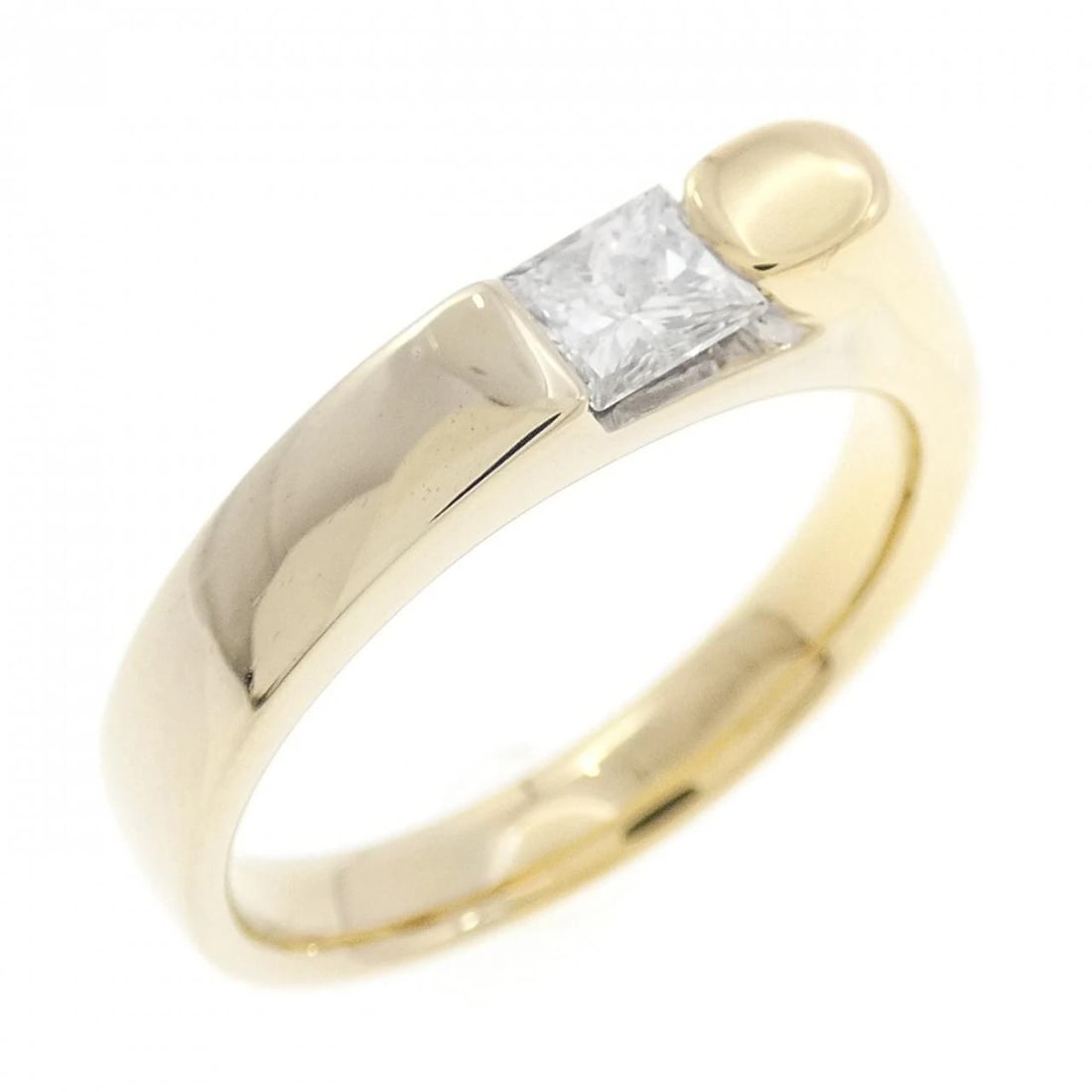 K18YG K18WG DIAMOND RING: K18YG K18WG Diamond Ring Brand: Unbranded Type: Ring Material: K18 Yellow Gold K18 White Gold, Main Stone/Creation Natural Color: Yellow Gold Size: 6.5-7 ( US size) Accessories: None