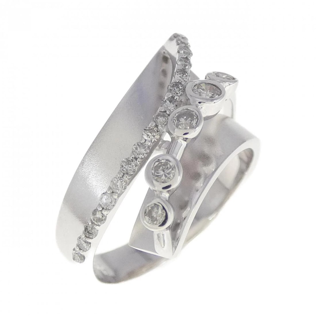 K18WG DIAMOND RING: K18WG Diamond Ring Brand: Unbranded Type: Ring Material: K18 White Gold, Main Stone/Creation Natural Color: WG Size: 5.5 US Accessories: None Accessories Notice: When purchasing pre-owned
