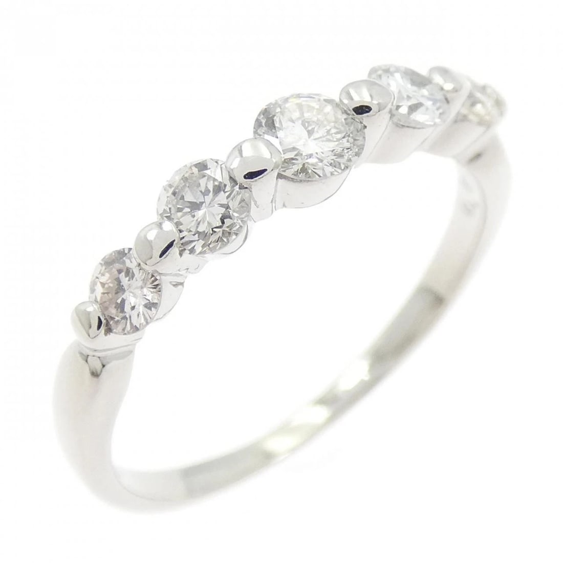 PT900 DIAMOND RING: PT900 Diamond Ring Brand: Unbranded Type: Ring Material: Platinum 900 Platinum, Main Stone/Creation Natural Color: White Gold Size: 6 US Accessories: None Accessories Notice: When purchasi