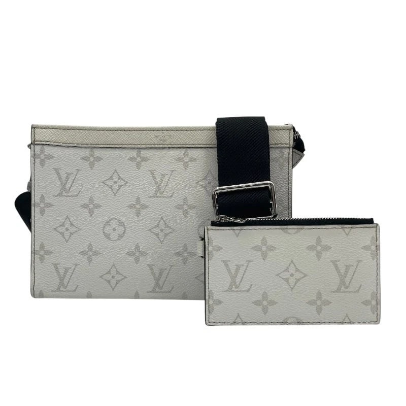 LOUIS VUITTON GASTON WEARABLE WALLET OPTICAL WHITE TAIGARAMA HANDBAG: LOUIS VUITTON Gaston Wearable Wallet Optical White Taigarama Handbag Brand: LOUIS VUITTON Type: Handbag Material: Taigarama Color: Optical White Size: W: 22cm / H: 14.5cm / D: 4.5cm 