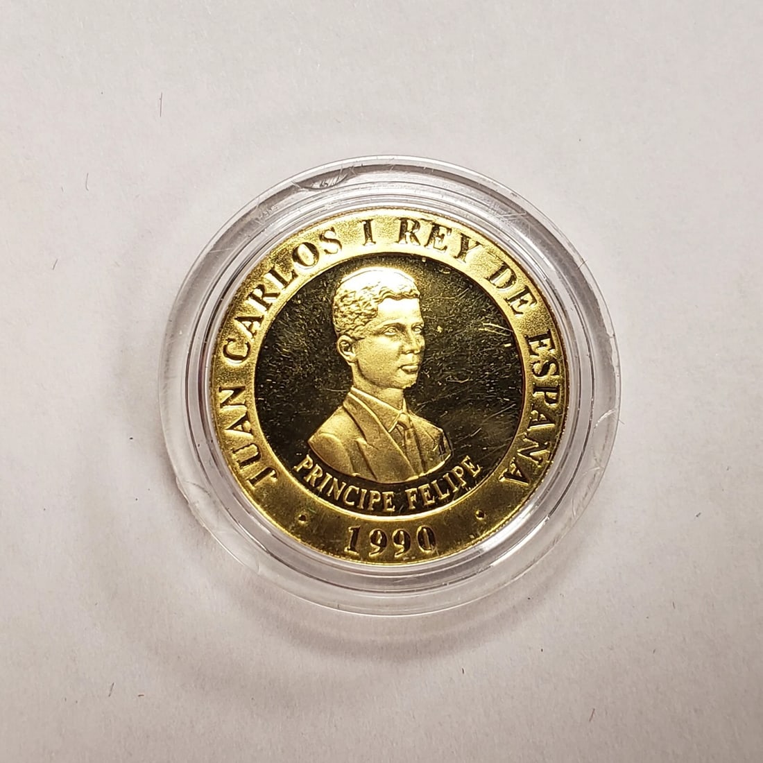 1992 SPAIN 10000 PESETAS OLYMPIC GOLD PROOF COIN: 1992 Spain 10000 Pesetas Olympic Gold Proof Coin Brand/Mint: None Year: 1992 Fineness: 0.999 Composition: Gold Coin: None Denomination: None Country of Origin: Spain Accessories: None