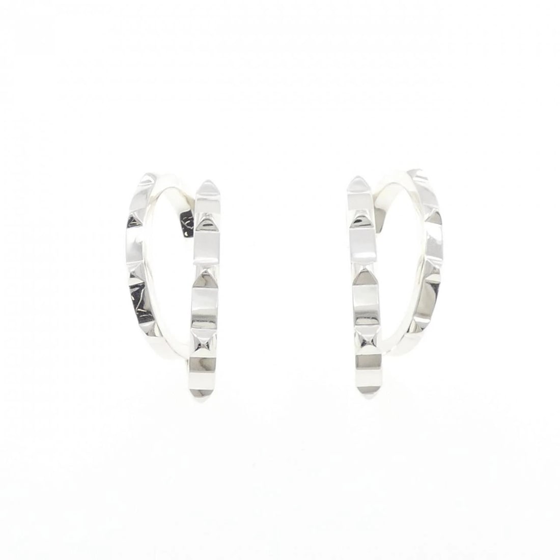 HERMES CLOUS DE H EARRINGS: HERMES Clous de H Earrings Brand: HERMES Type: Earrings Material: 925 Silver, Color: Silver Size: ActualSize HxW: 32.5mmx12.1mm Accessories: None Accessories Notice: When purchasing pre-owned