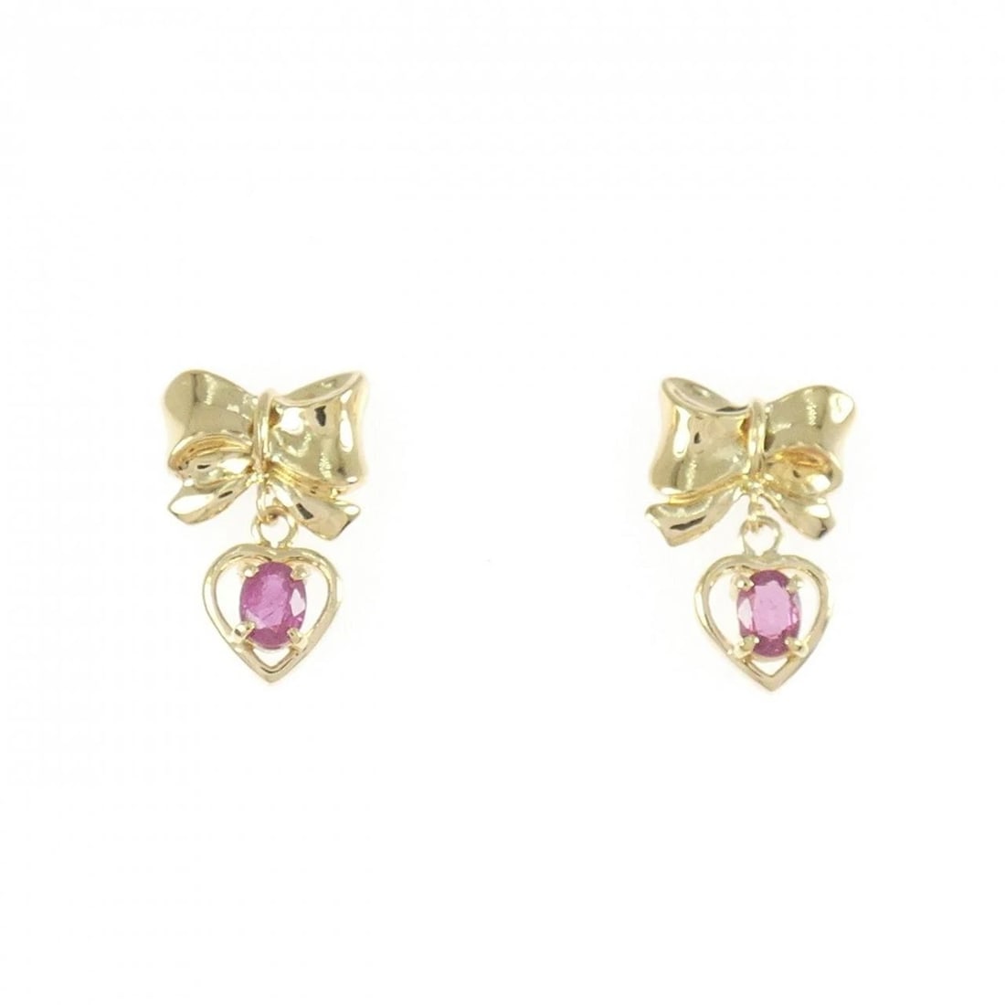 K18YG RIBBON X HEART RUBY EARRINGS: K18YG Ribbon x Heart Ruby Earrings Brand: Unbranded Type: Earrings Material: K18 Yellow Gold, Main Stone/Creation Ruby Color: Yellow Gold Size: ActualSize HxW: 13.8mmx8.7mm Accessories: None