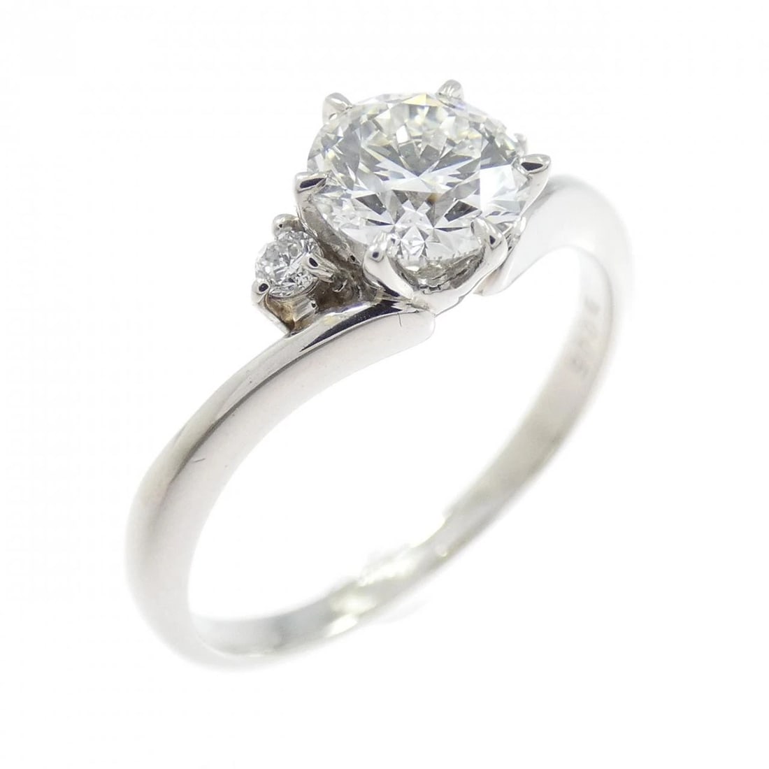 PT900 DIAMOND RING: PT900 Diamond Ring Brand: Unbranded Type: Ring Material: Platinum 900 Platinum, Main Stone/Creation Natural Color: None Size: 6.5 US Accessories: None Accessories Notice: When purchasing p