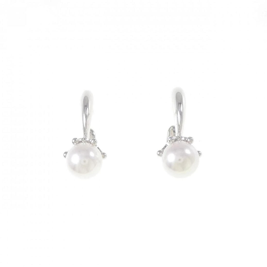 MIKIMOTO AKOYA PEARL EARRINGS: MIKIMOTO Akoya Pearl Earrings Brand: MIKIMOTO Type: Earrings Material: K18 White Gold, Main Stone/Creation Akoya Pearl Color: White Gold Size: ActualSize HxW: 16.6mmx7.1mm Accessories: None