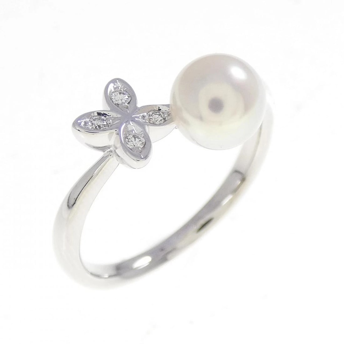 MIKIMOTO AKOYA PEARL RING: Mikimoto Akoya Pearl Ring Brand: MIKIMOTO Type: Ring Material: K18 white gold, Color: White Size: US 7 Accessories: None Accessories Notice: When purchasing pre-owned goods, please refer to