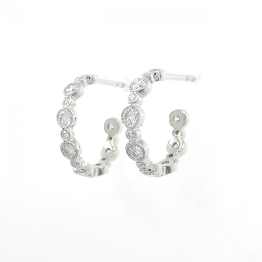 TIFFANY JAZZ EARRINGS: Tiffany Jazz Earrings Brand: Tiffany Type: Earrings Material: Platinum 950, Main Stone/Creation Natural Color: Platinum Size: ActualSize HxW: 15.4mmx3.0mm Accessories: None Accessories