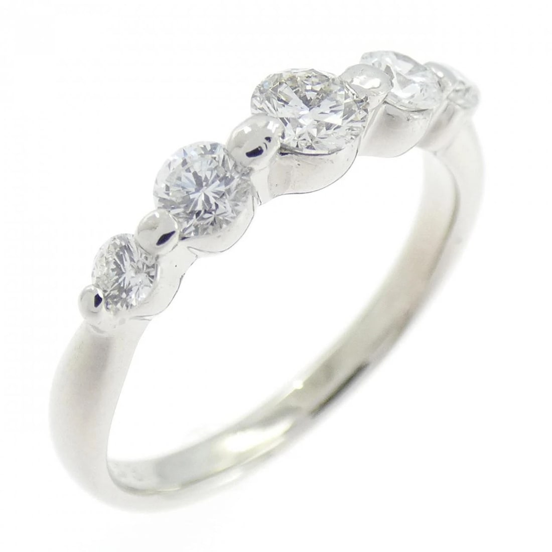 PT900 DIAMOND RING: PT900 Diamond Ring Brand: Unbranded Type: Ring Material: Platinum 900 Platinum, Main Stone/Creation natural Color: White Gold Size: 6-6.5 US Accessories: None Accessories Notice: When purc