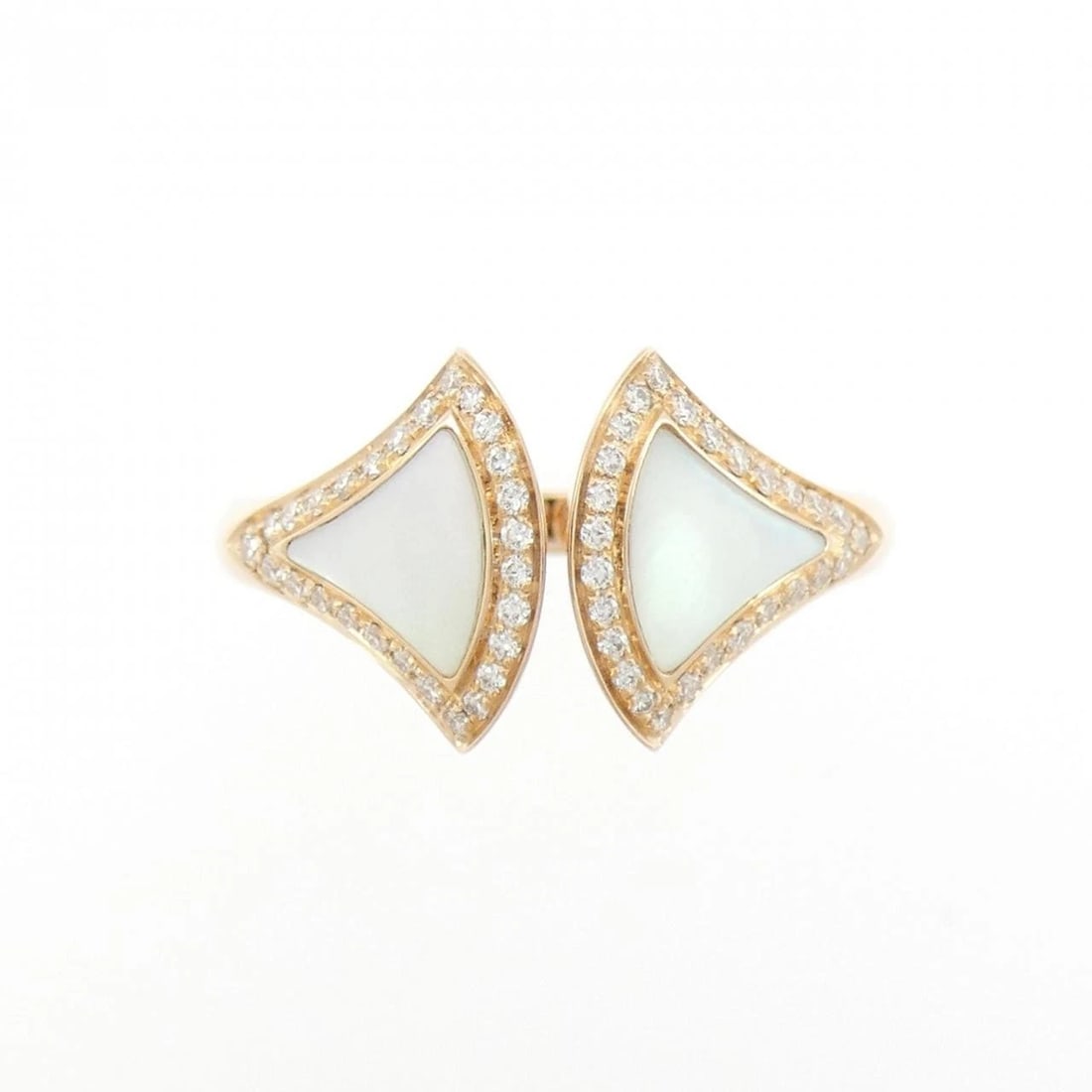 BVLGARI DIVA'S DREAM RING: Bvlgari Diva's Dream Ring Brand: BVLGARI Type: Ring Material: 750 Pink Gold, Color: Pink Gold Size: US 6.5 Accessories: None Accessories Notice: When purchasing pre-owned goods, please refer