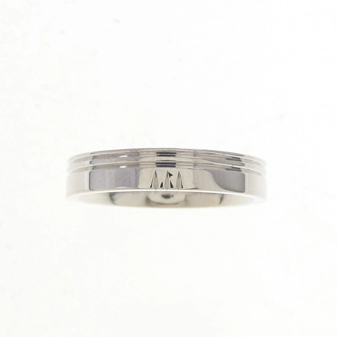 HERMES 750WG RING: Hermes 750WG ring Brand: HERMES Type: Ring Material: 750 white gold, Color: White Size: US 5.5 Accessories: None Accessories Notice: When purchasing pre-owned goods, please refer to the ph