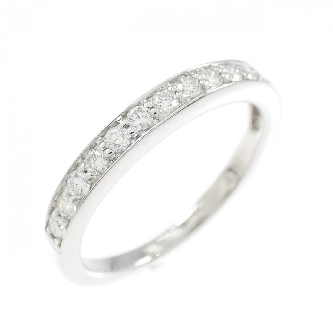 18KTWG DIAMOND RING: 18KTWG Diamond Ring Brand: Unbranded Type: Ring Material: 18KT White Gold, Main Stone/Creation Natural Color: White Gold Size: 5-5.5 ( US size) Accessories: None Accessories Notice: When