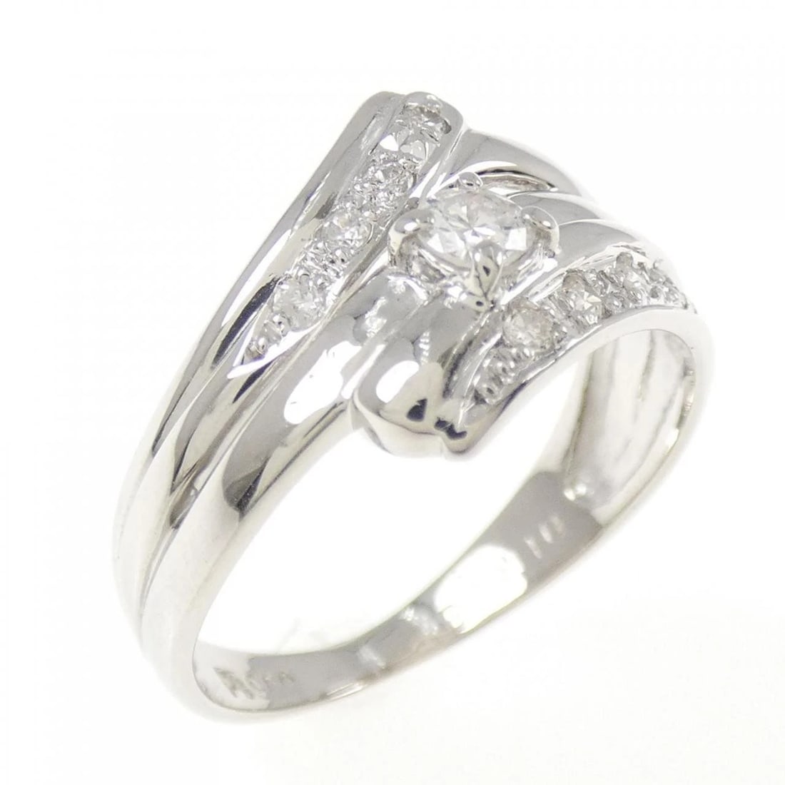 PT900 DIAMOND RING: PT900 Diamond Ring Brand: Unbranded Type: Ring Material: Platinum 900 Platinum, Main Stone/Creation natural Color: White Gold Size: 5.5 US Accessories: None Accessories Notice: When purcha