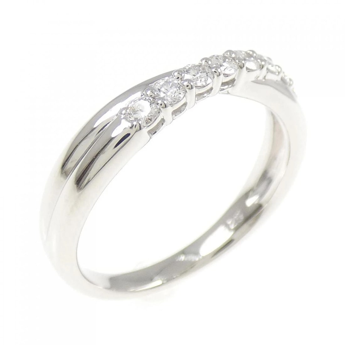PT950 DIAMOND RING: PT950 Diamond Ring Brand: Unbranded Type: Ring Material: Platinum 950, Main Stone/Creation Natural Color: Silver Size: 6.5-7 ( US size) Accessories: None Accessories Notice: When purchasing