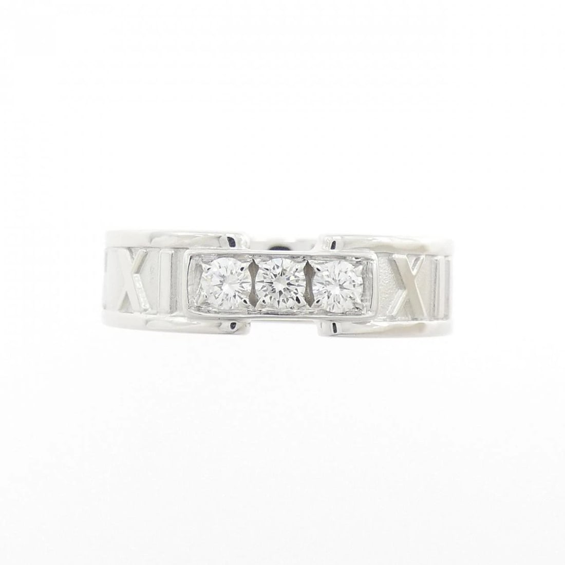 TIFFANY & CO. ATLAS RING: Tiffany & Co. Atlas Ring Brand: Tiffany Type: Ring Material: 750 White Gold, Main Stone/Creation Natural Color: White Size: 5 (US size) Accessories: None Accessories Notice: When purchasing
