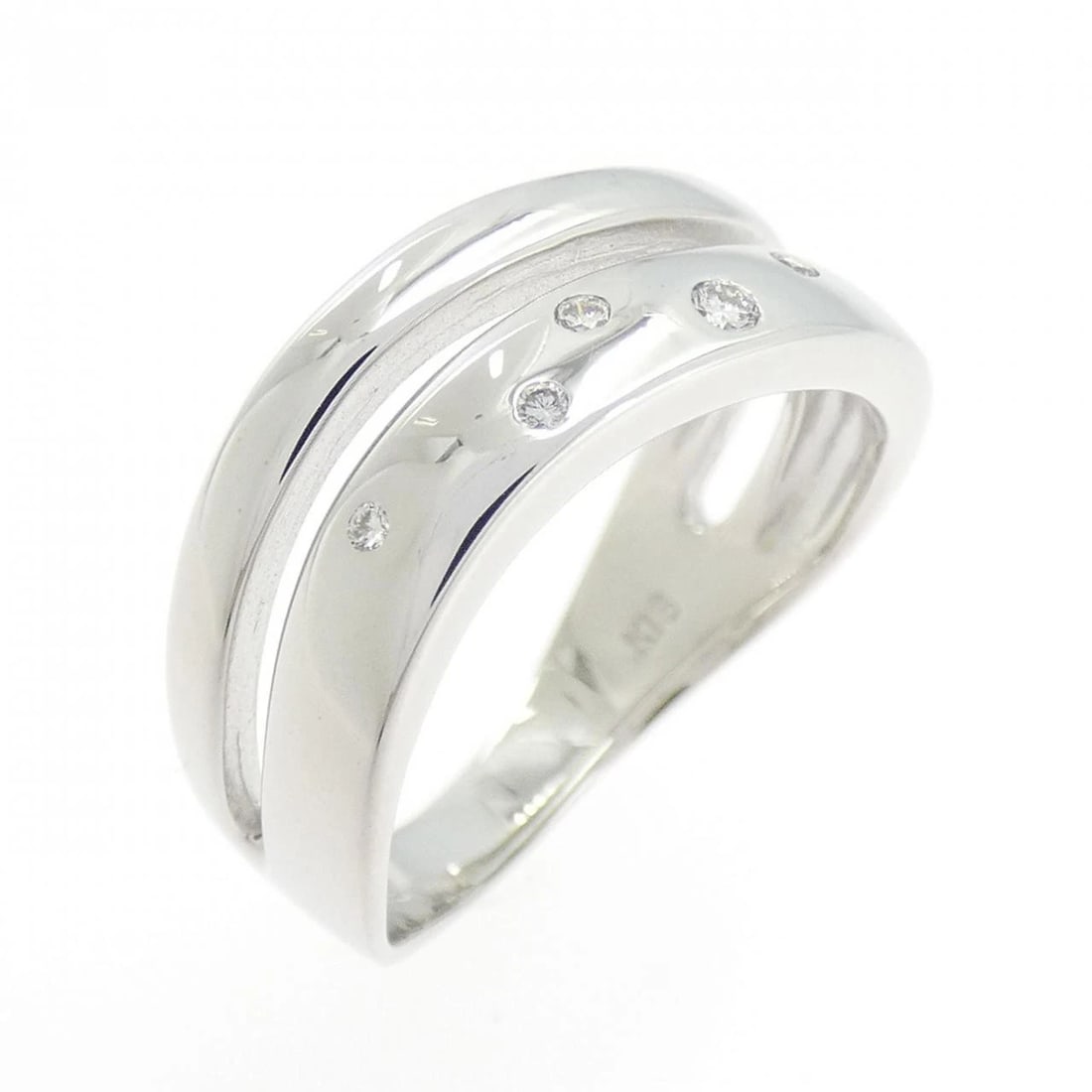 VENDOME DIAMOND RING: VENDOME Diamond Ring Brand: VENDOME Type: Ring Material: K18 White Gold, Main Stone/Creation Natural Color: White Size: 6 (US size) Accessories: None Accessories Notice: When purchasing pr