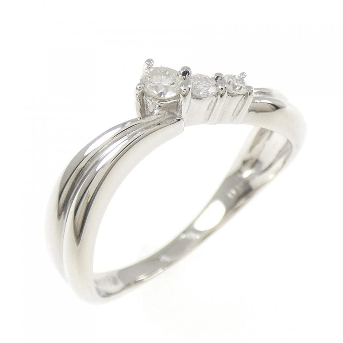 PT900 DIAMOND RING: PT900 Diamond Ring Brand: Unbranded Type: Ring Material: Platinum 900 Platinum, Main Stone/Creation Natural Color: White Gold Size: 5.5-6 US Accessories: None Accessories Notice: When purc