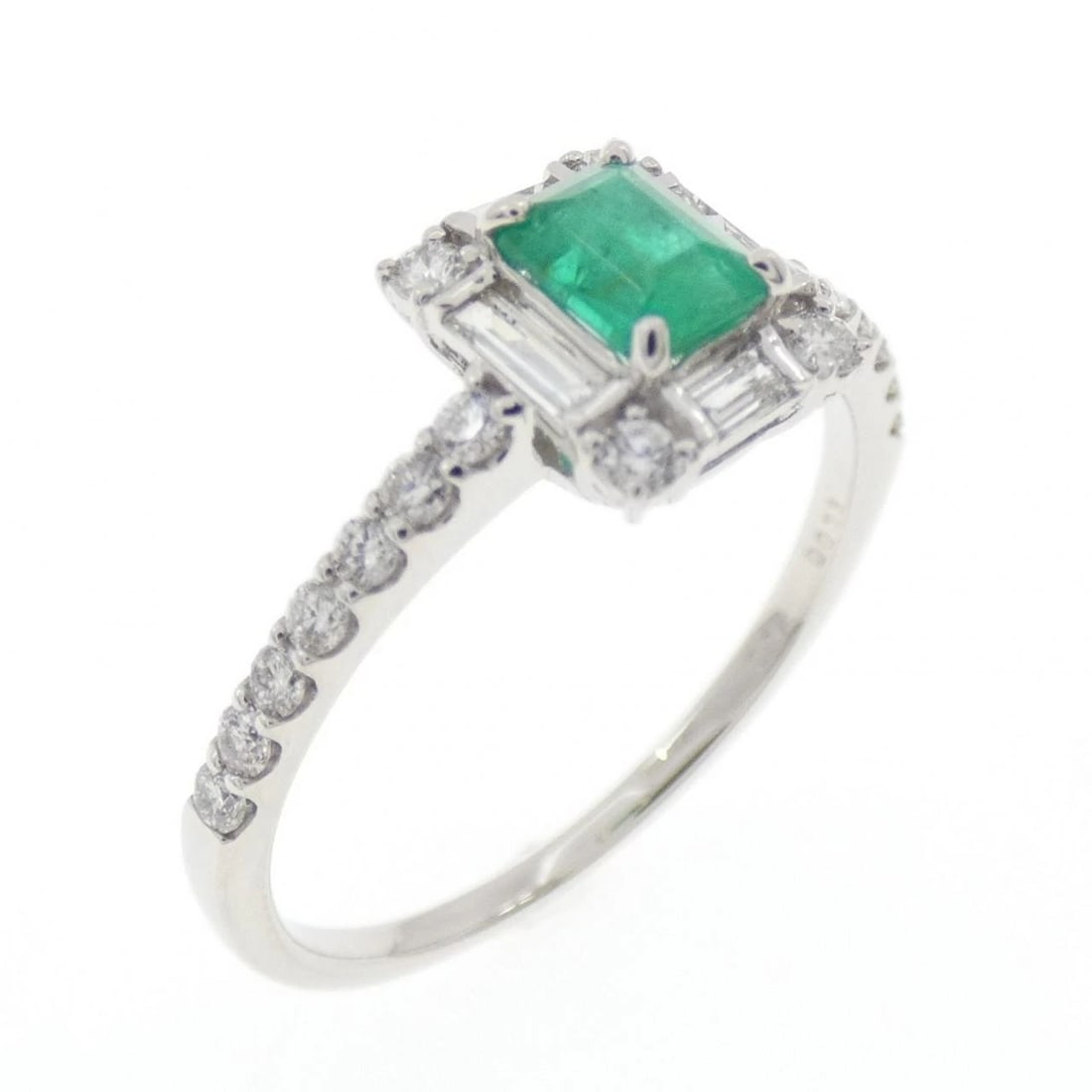 PT900 EMERALD RING: PT900 Emerald Ring Brand: Unbranded Type: Ring Material: Platinum 900 Platinum, Main Stone/Creation emerald Color: White Gold Size: 6.5-7 US Accessories: None Accessories Notice: When purc