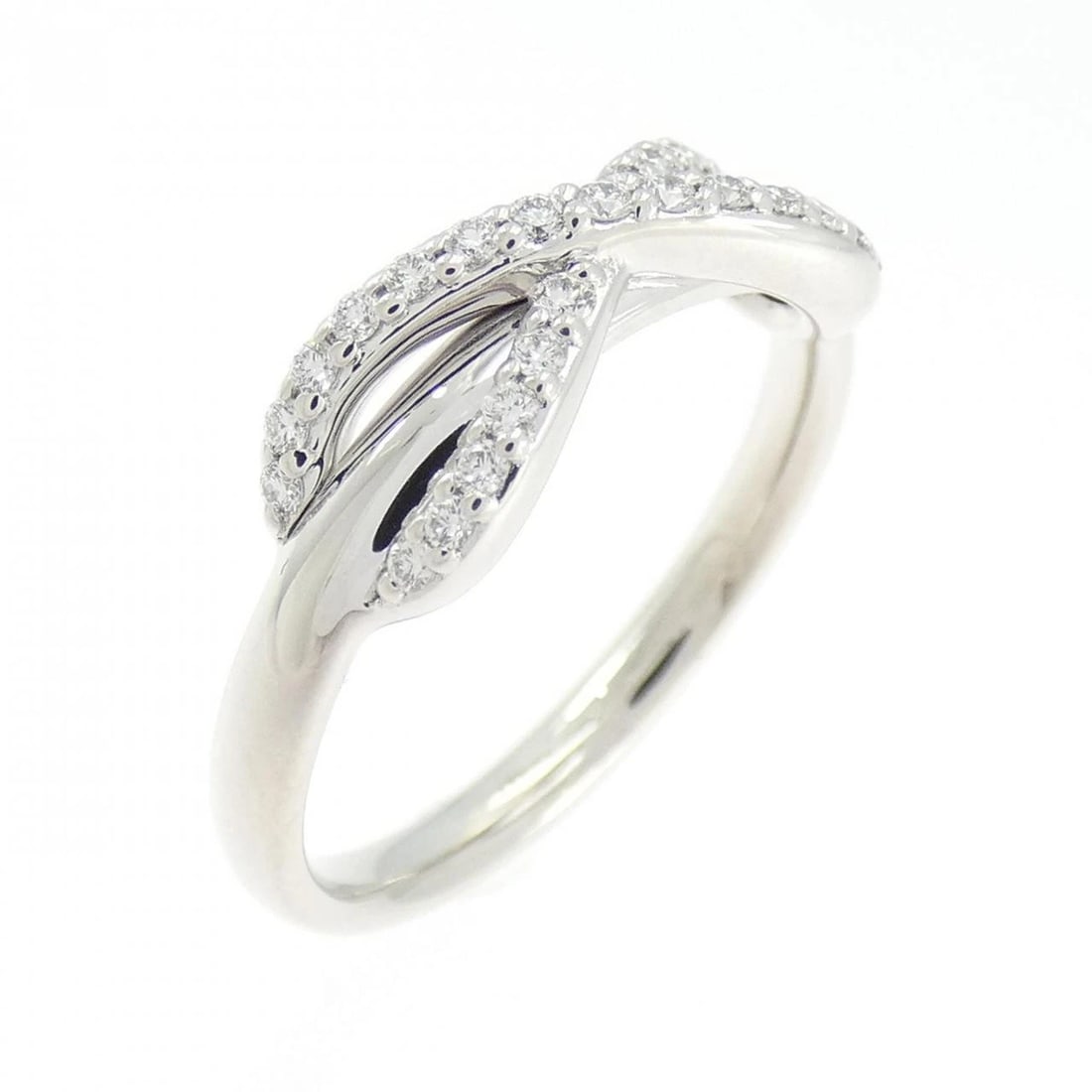 TIFFANY INFINITY RING: Tiffany Infinity Ring Brand: Tiffany Type: Ring Material: 750 White Gold, Main Stone/Creation Natural Color: White Size: 5 (US size) Accessories: None Accessories Notice: When purchasing p