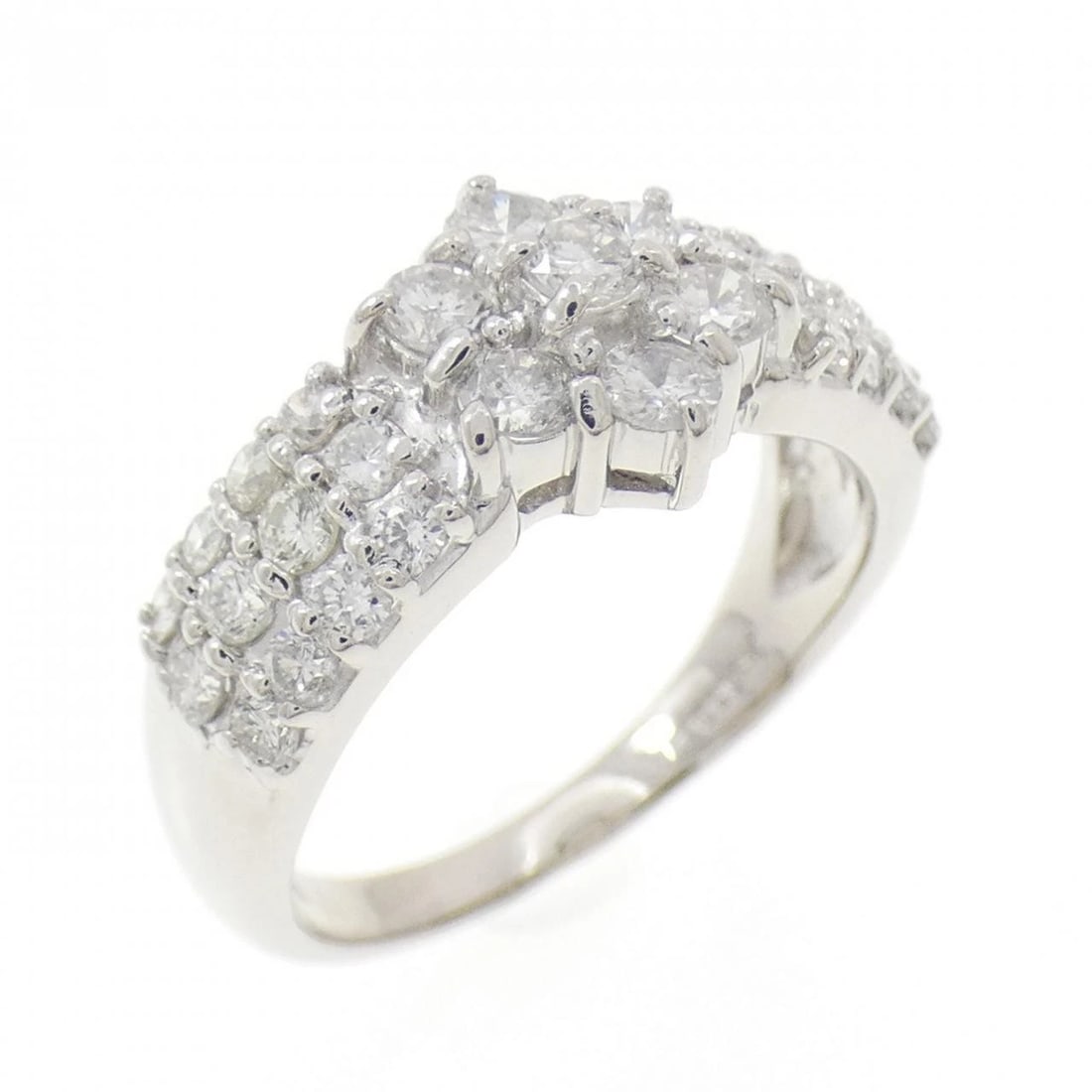 PT900 FLOWER DIAMOND RING: PT900 Flower Diamond Ring Brand: Unbranded Type: Ring Material: Platinum 900 Platinum, Main Stone/Creation Natural Color: None Size: 6 US Accessories: None Accessories Notice: When purchas